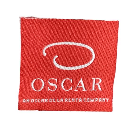 Gorgeous Oscar de la Renta Beige And Brown Square Silk Scarf - Picture 3 of 3